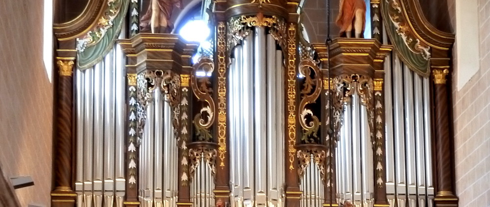 Justinuskirche Höchst, Ansicht der Orgel