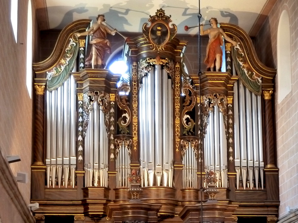 Justinuskirche Höchst, Ansicht der Orgel