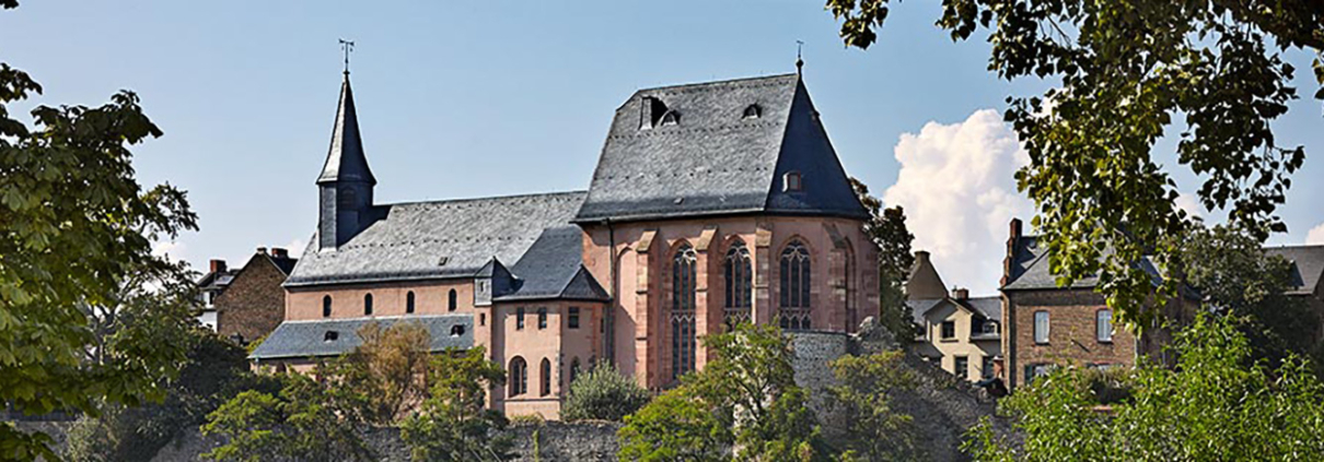 Außenansicht der Justinuskirche Höchst